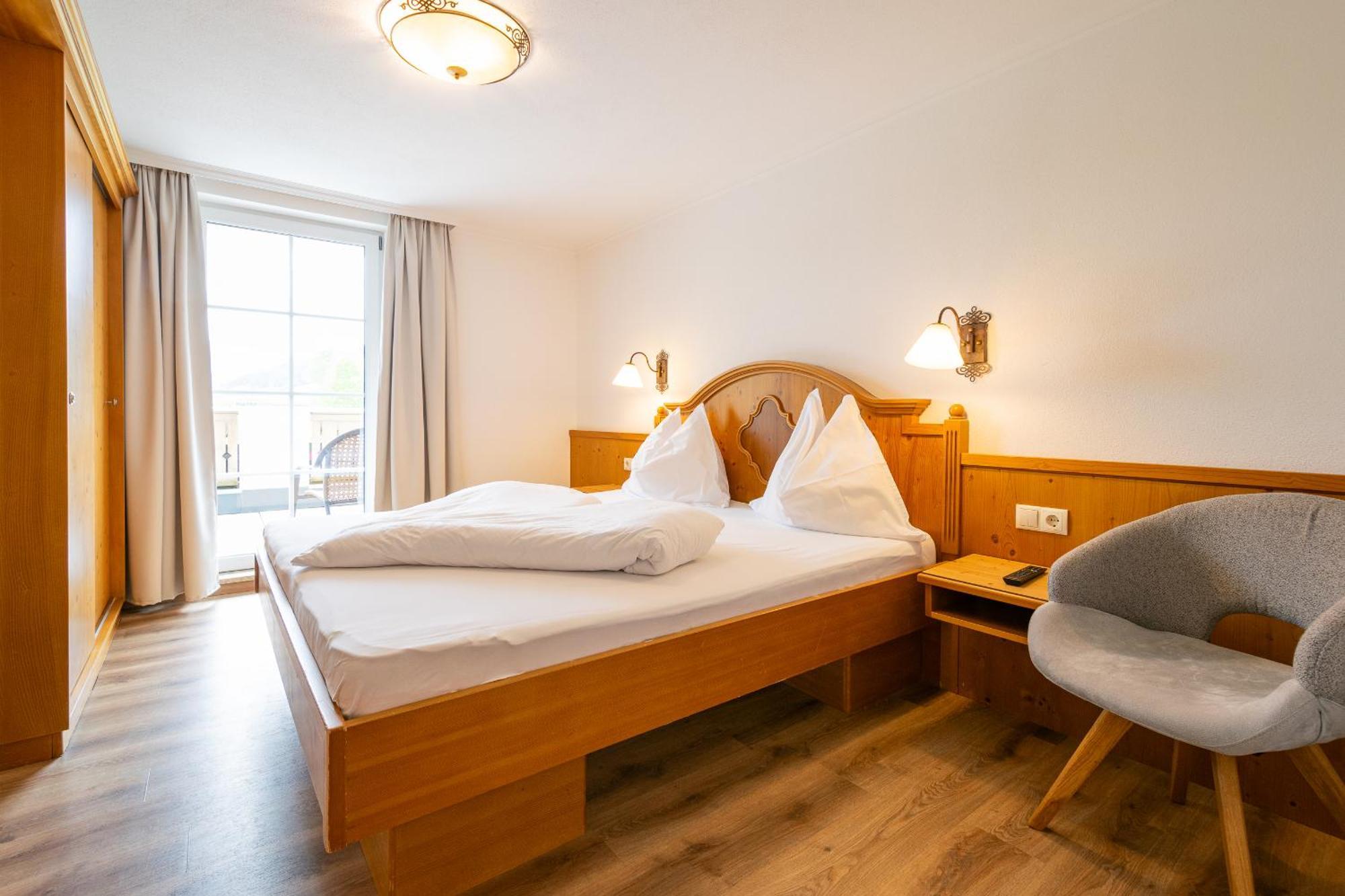Landhotel Hubengut Bed And Breakfast ラートシュタット エクステリア 写真