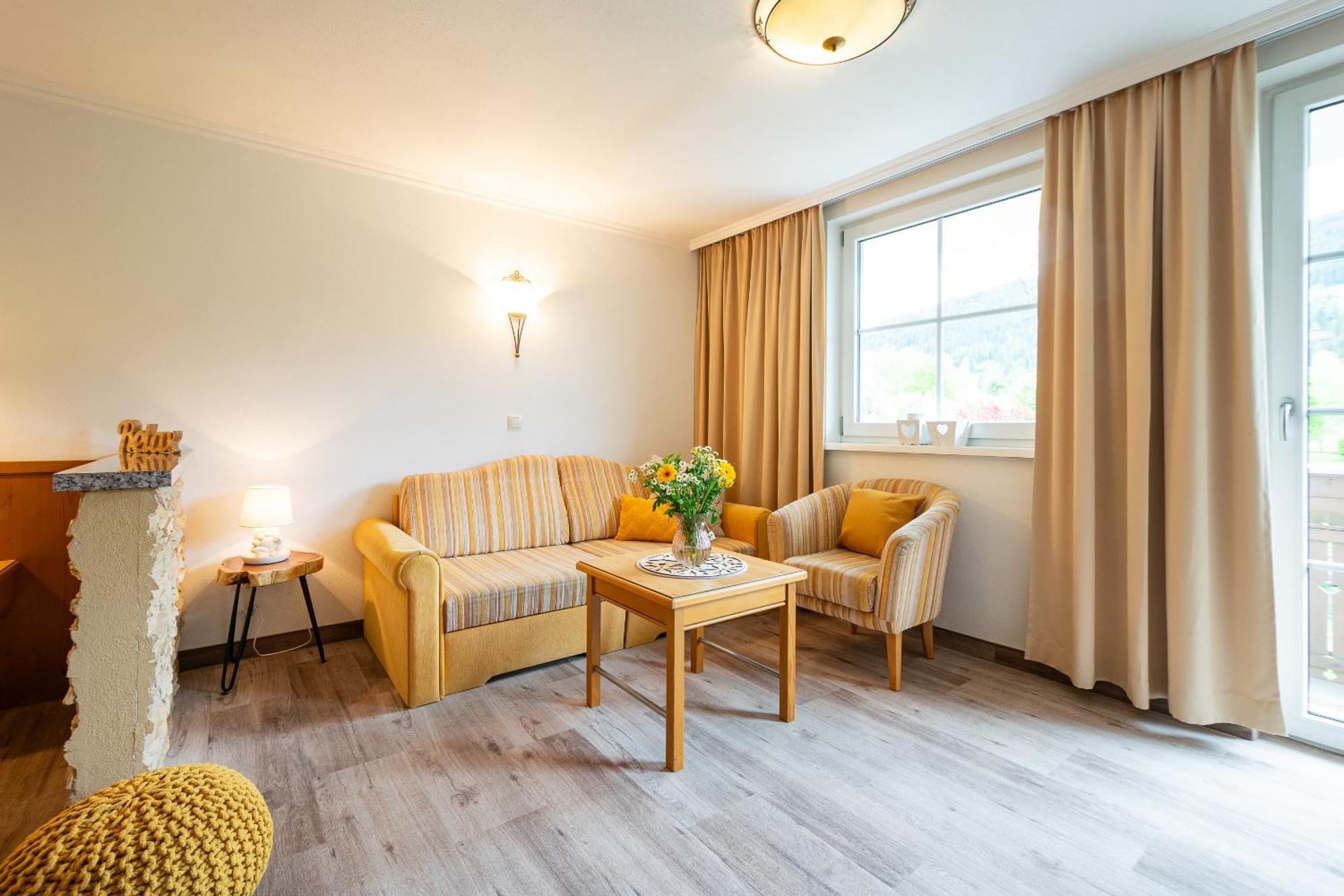 Landhotel Hubengut Bed And Breakfast ラートシュタット エクステリア 写真