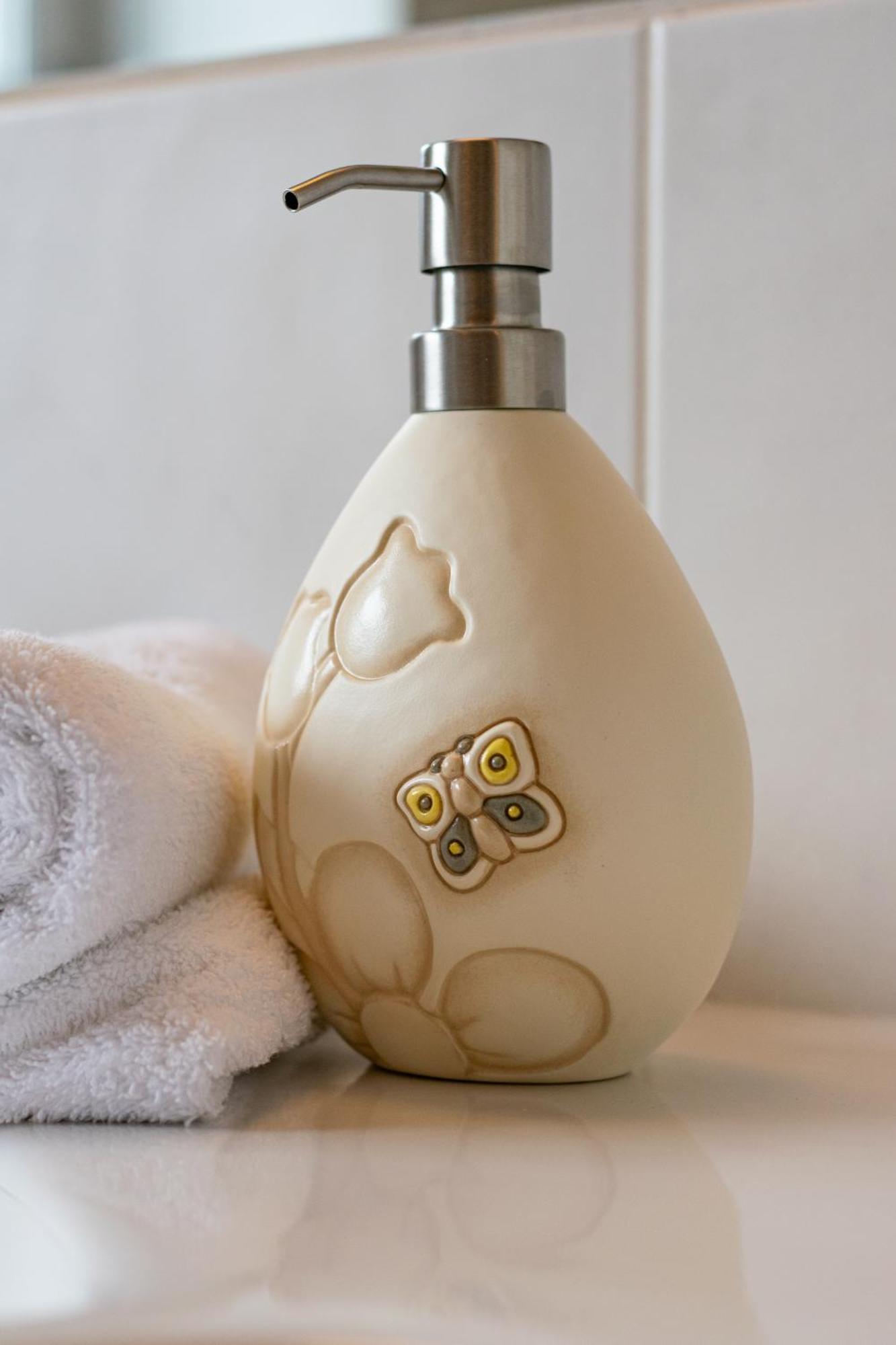 Landhotel Hubengut Bed And Breakfast ラートシュタット エクステリア 写真