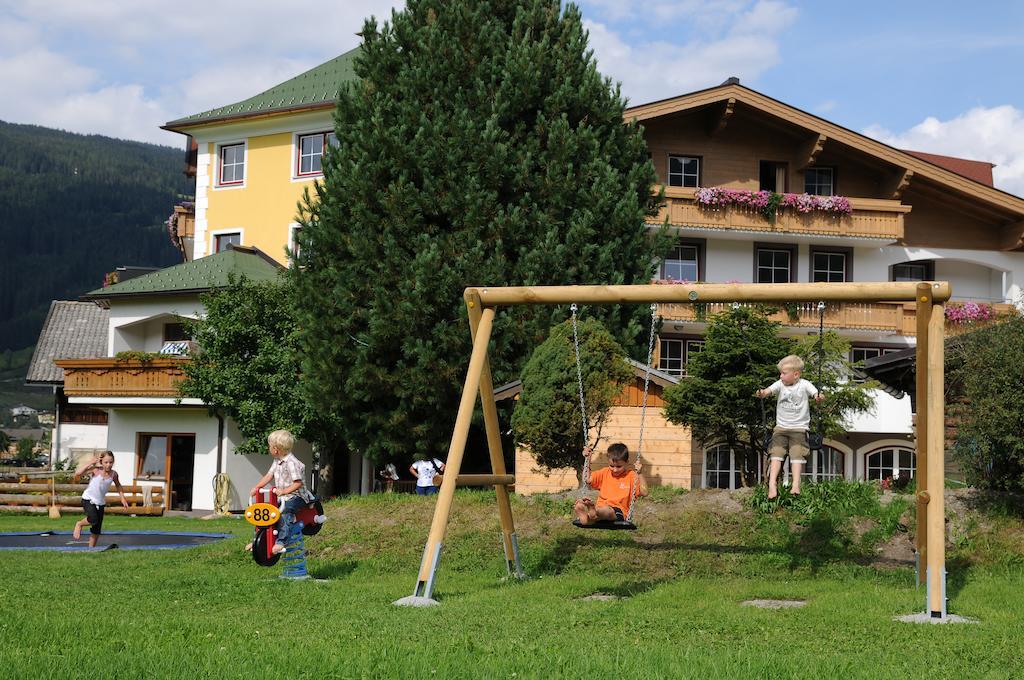 Landhotel Hubengut Bed And Breakfast ラートシュタット エクステリア 写真