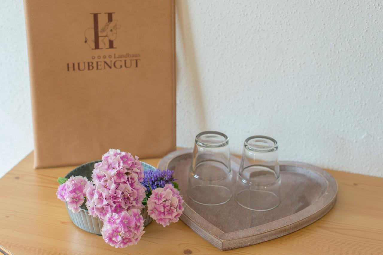 Landhotel Hubengut Bed And Breakfast ラートシュタット エクステリア 写真